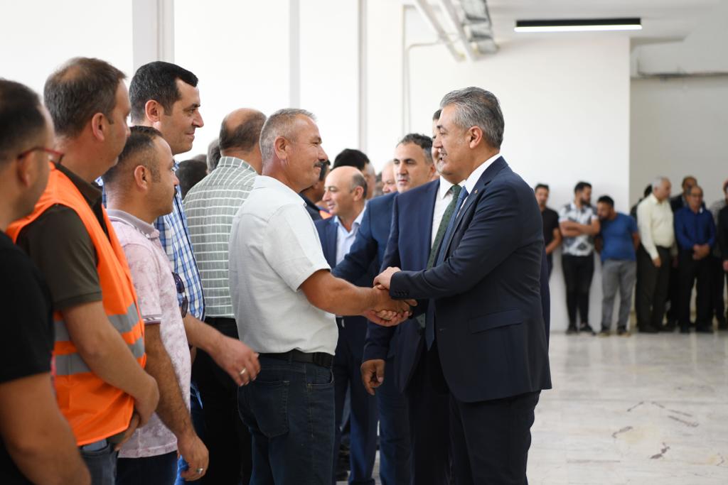 Valimiz Sn. Tuncay Akkoyun İdaremiz Personeli ile Bayramlaştı