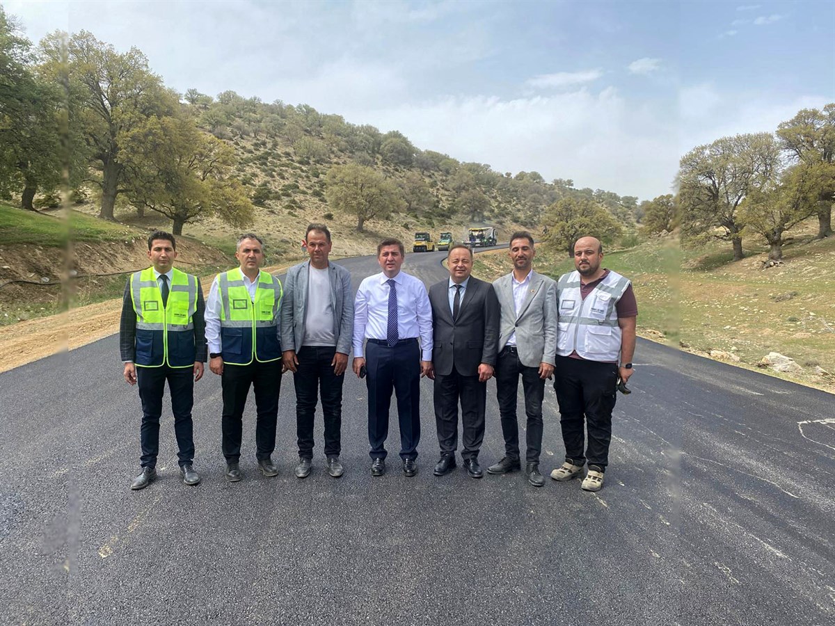 Valimiz H. Engin Sarıibrahim Zengen Köyü Yolunda İncelemelerde Bulundu