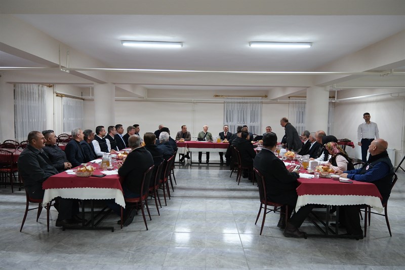 Valimiz Sayın Mehmet Fatih Çiçekli, Emekliye Ayrılan Personelle Bir Araya Geldi